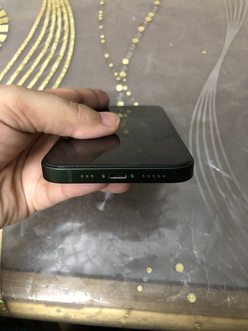 iPhone 13 JV 4