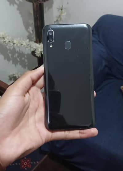 Samsung Mobile A20 very urgent sale