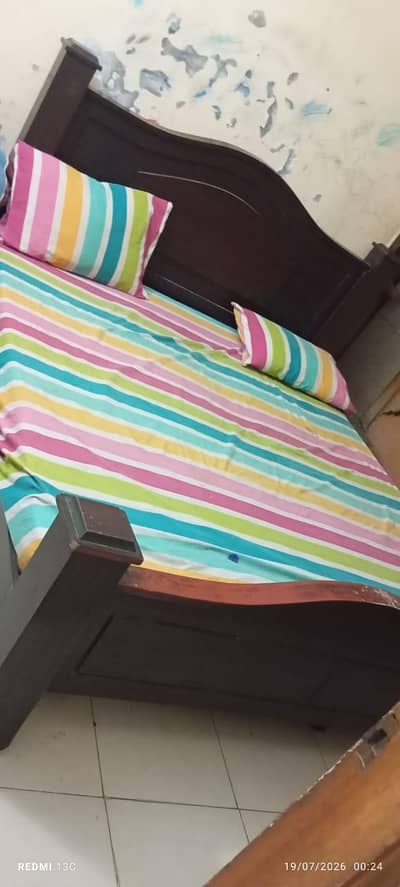 Double Bed King Size & Single Bed in good condition