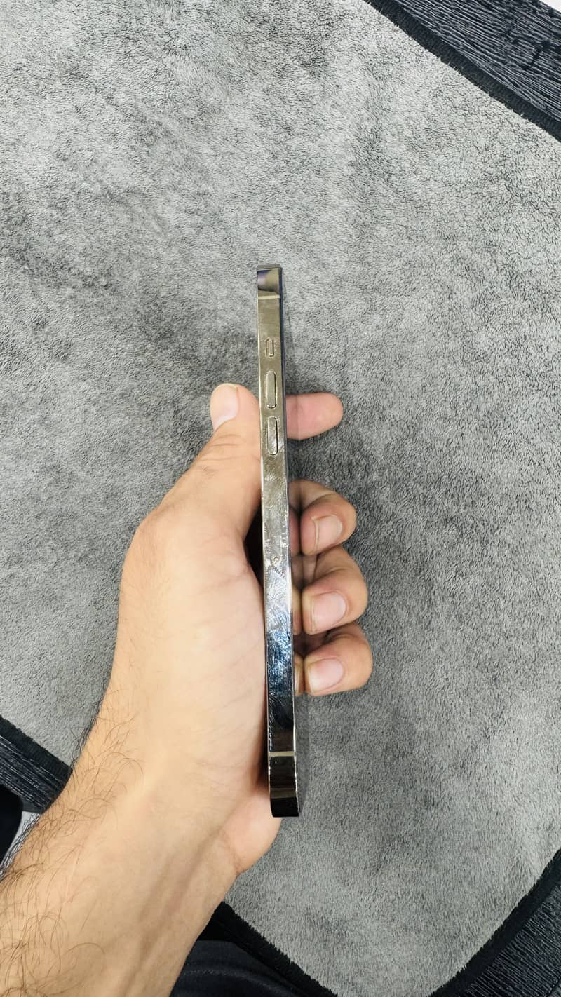 Iphone 12 pro max 6