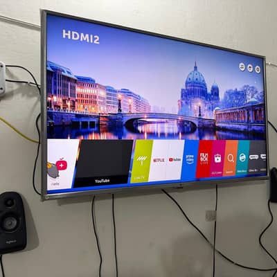 LG 43"Ultra HD 4K Display
