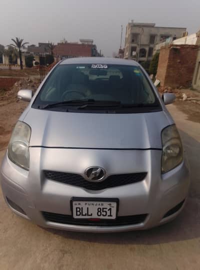 Toyota vitz 2010/2013