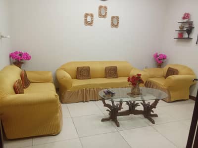 6 seater soffa for sale look like new fresh with cover 35000