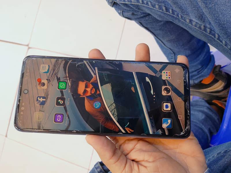 Infinix Note 10 Pro 4