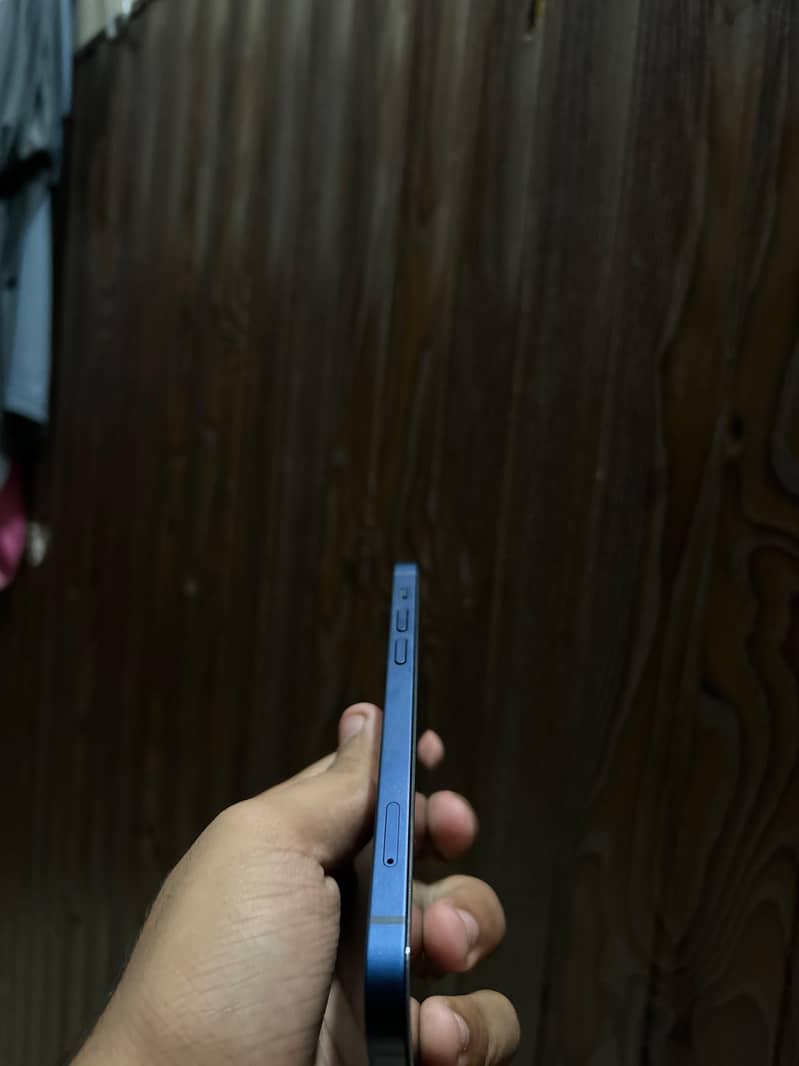 Apple iPhone 12 2