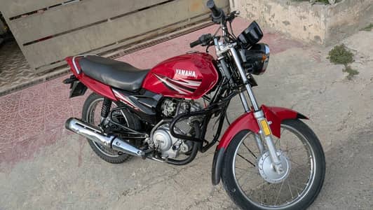 Yamaha YB125z | Condition 10/10 | Islamabad registered | Red