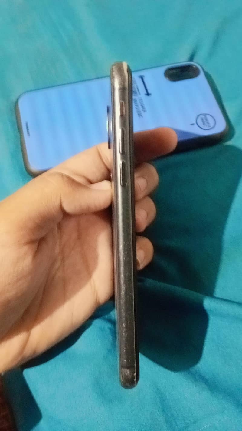 Apple iPhone X 3