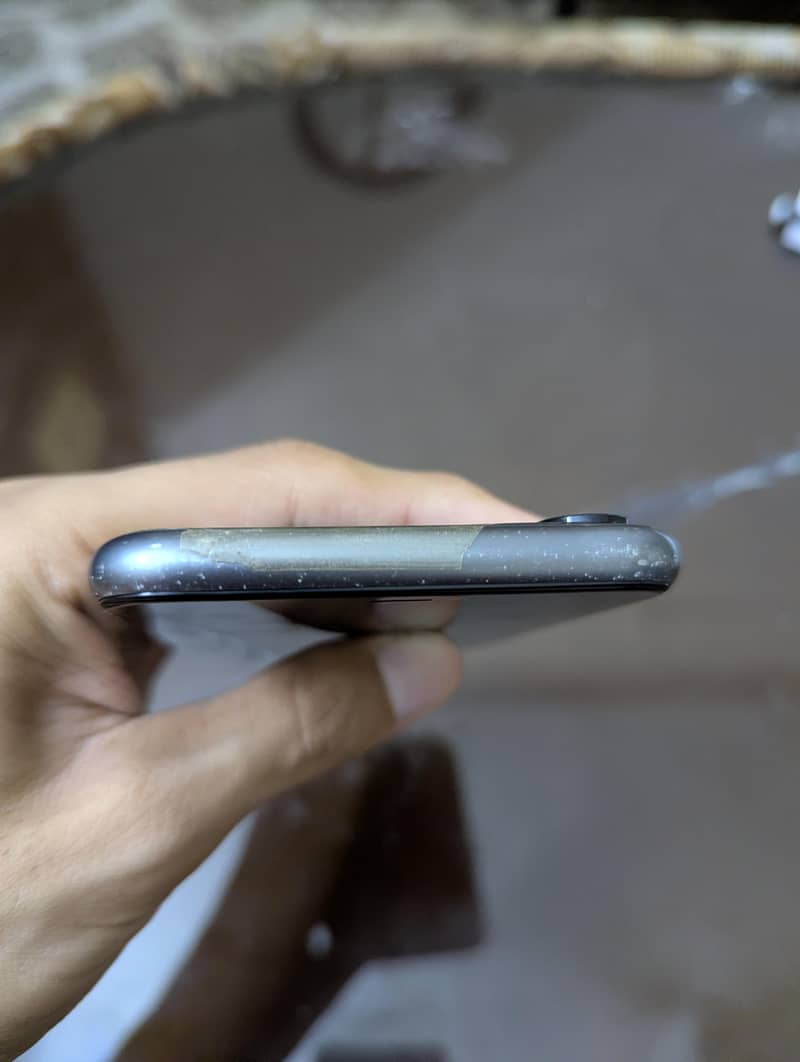 Apple iPhone 11 5