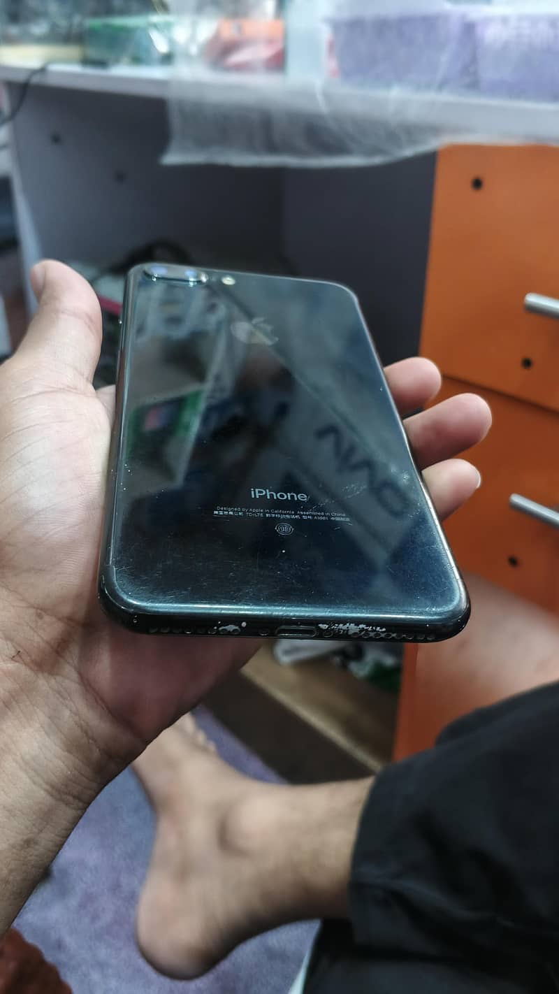 Apple iPhone 7 Plus 2