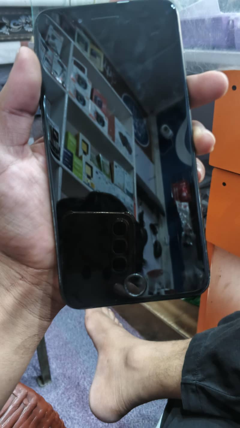 Apple iPhone 7 Plus 3