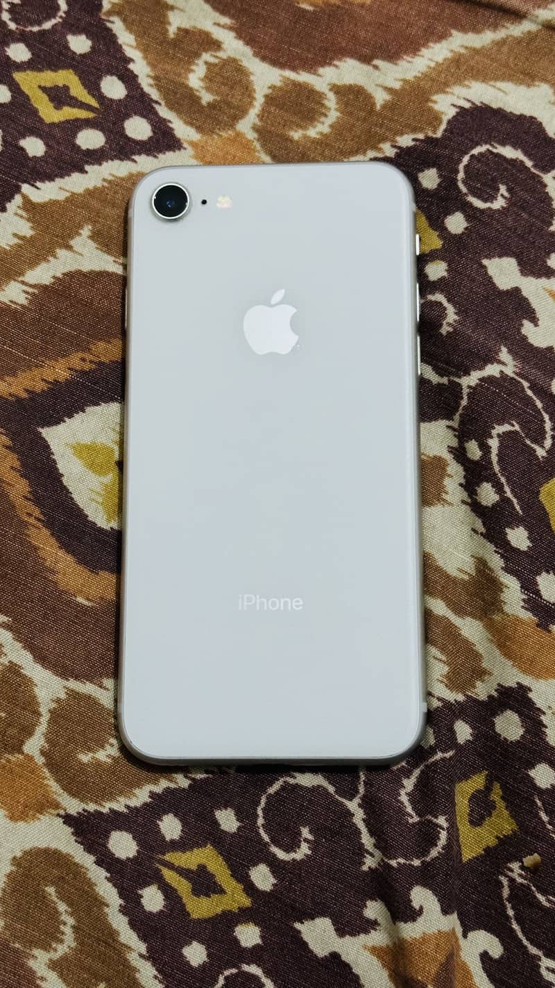 Apple iPhone 8 1