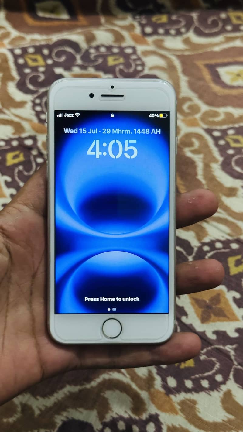 Apple iPhone 8 5