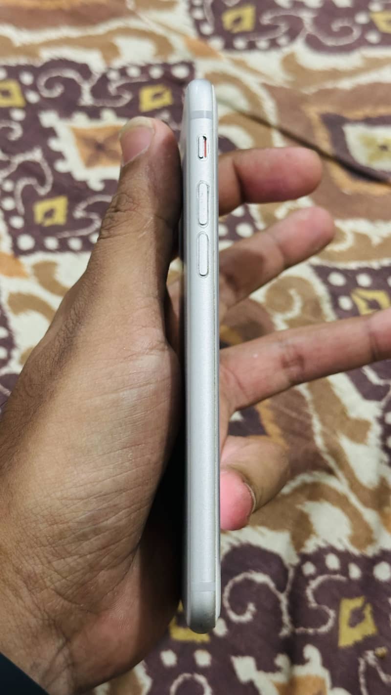 Apple iPhone 8 7