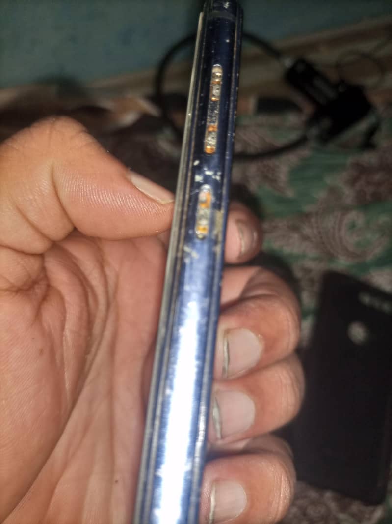 Honor 8C 2