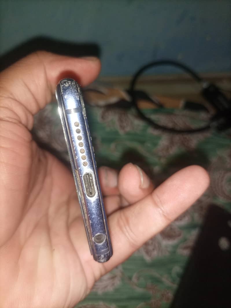 Honor 8C 5
