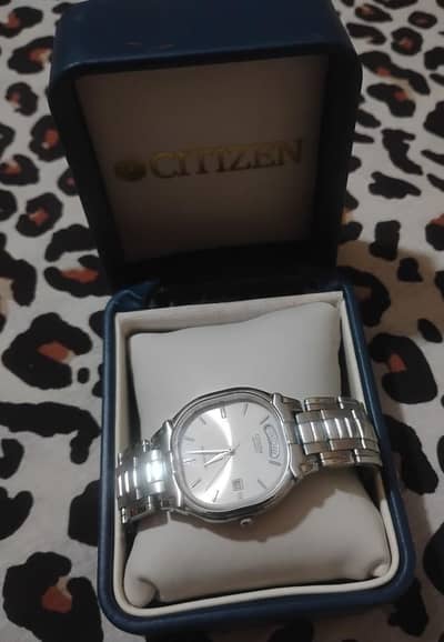 Original Citizen Vintage Quartz Day Date Watch with Box