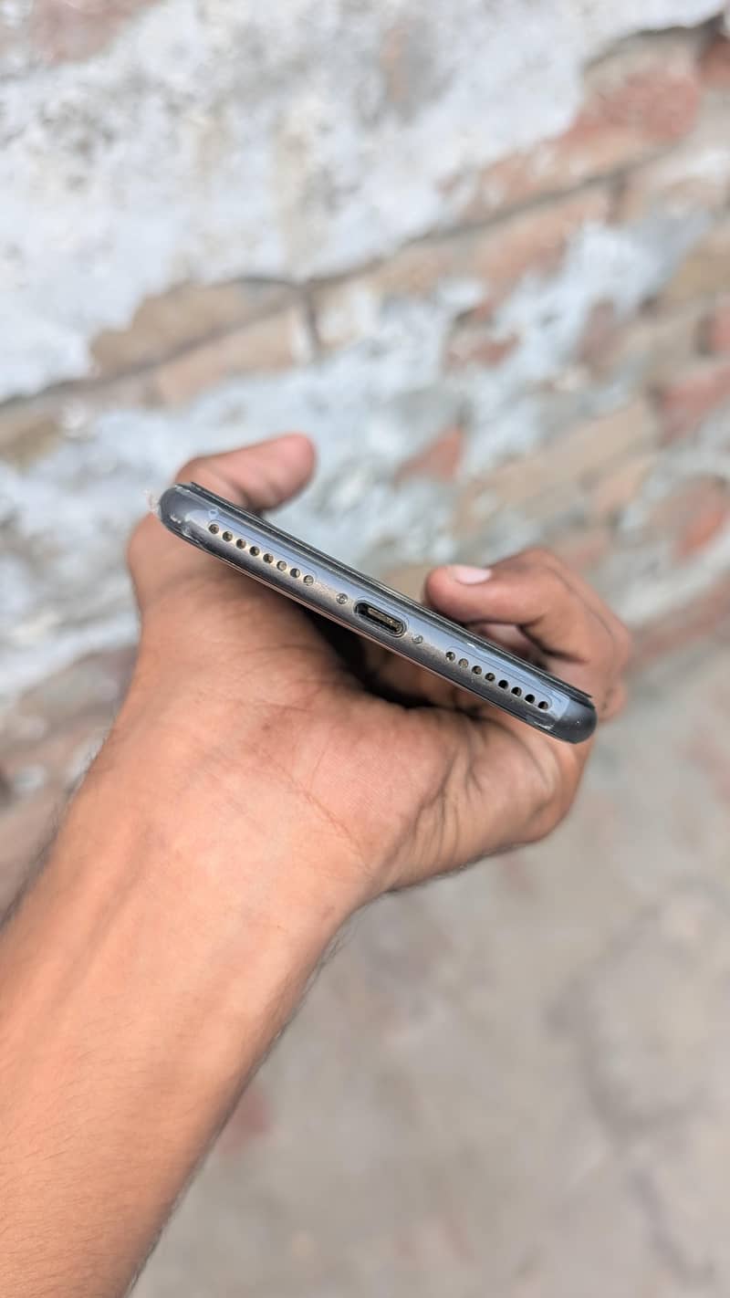 Apple iPhone 8 Plus 2