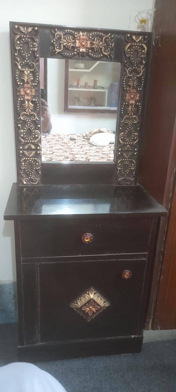 Bed &side table 4