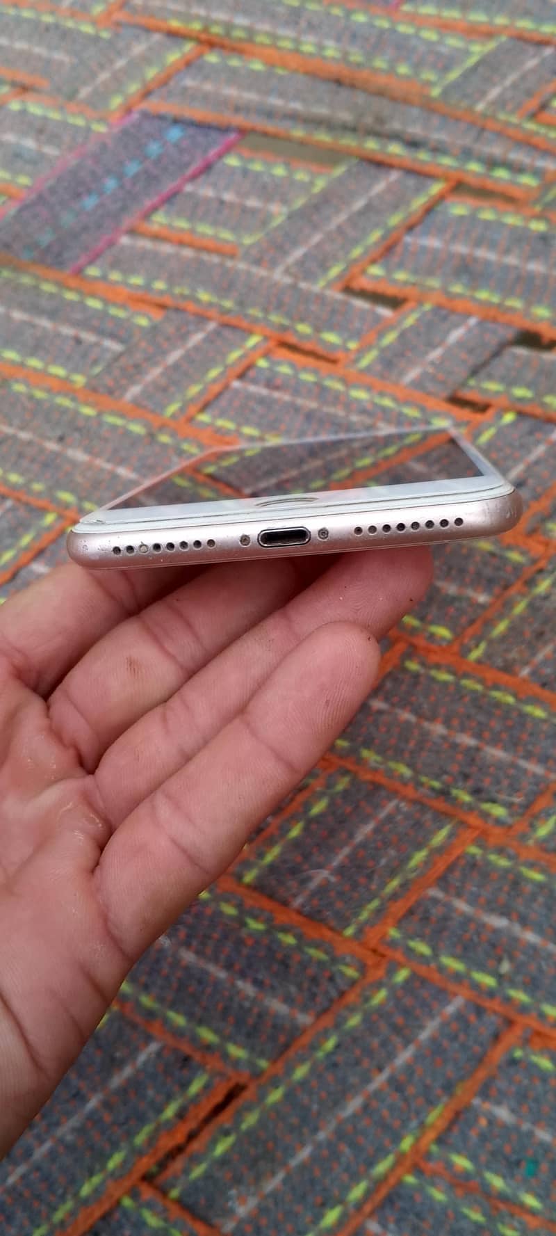 Apple iPhone 8 Plus 1