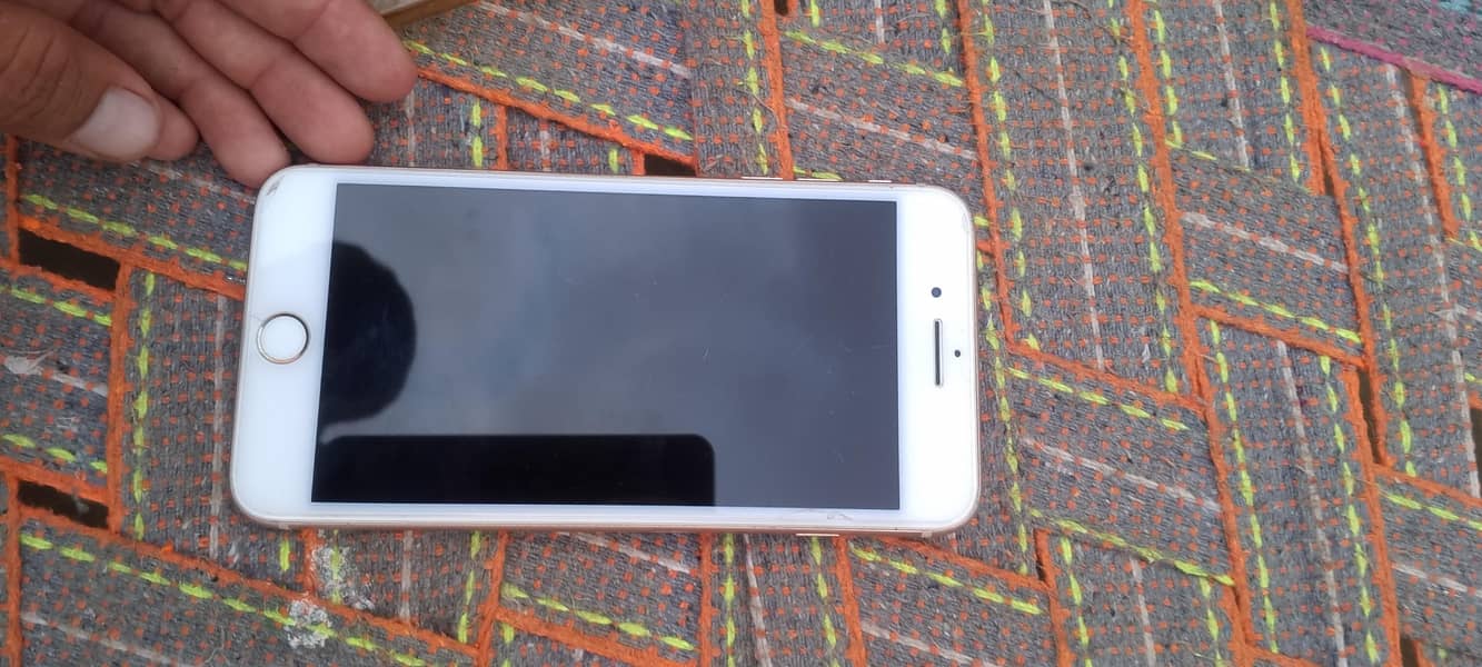 Apple iPhone 8 Plus 2