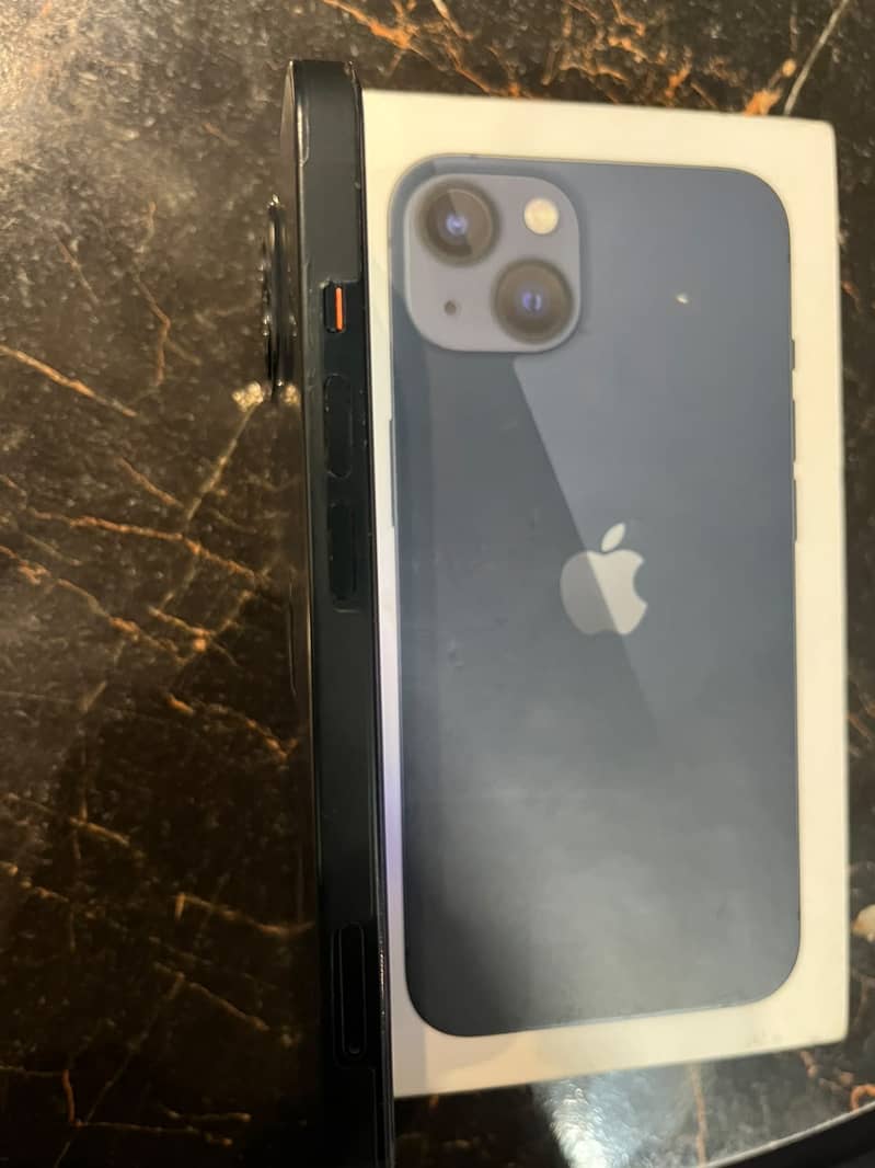 Apple iPhone 13 2