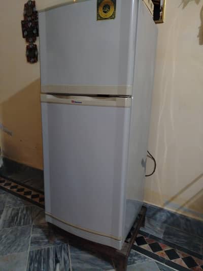 DAWLANCE GOOD CONDITION FRIDGE