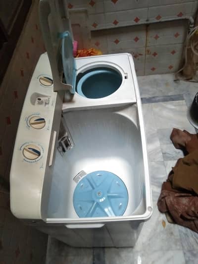 washer & Dryer mashin double in good condition