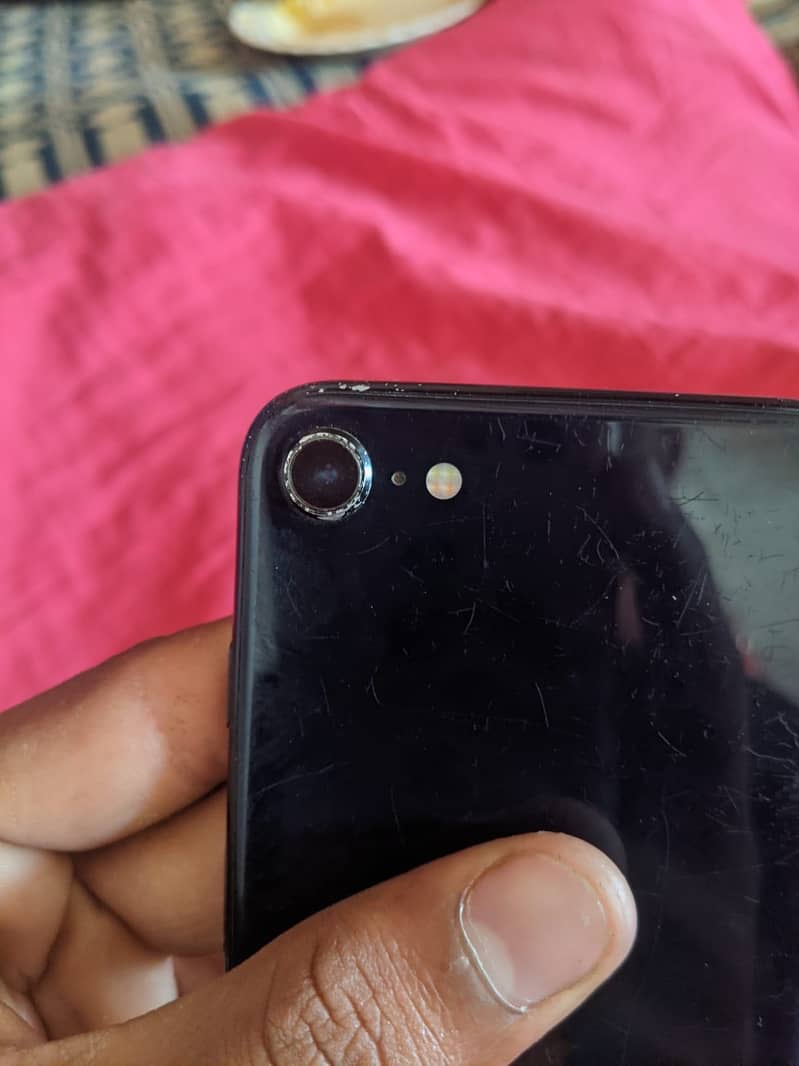 iPhone SE 3 1