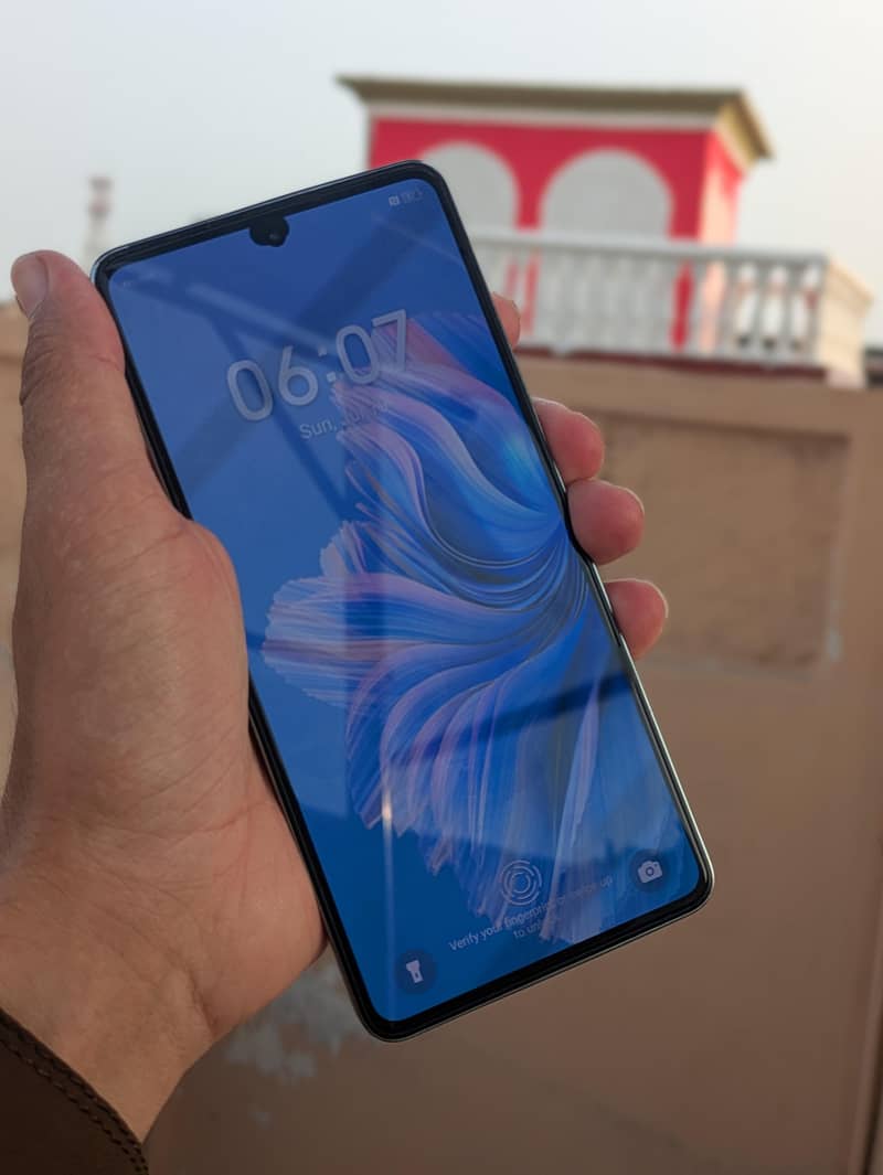 Tecno CAMON 20 4