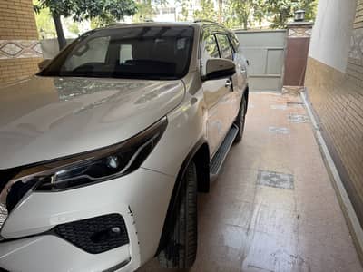 Toyota Fortuner V 2021