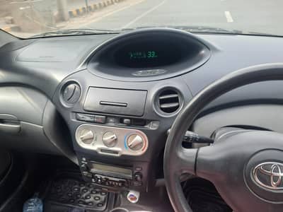 Toyota Vitz 2003