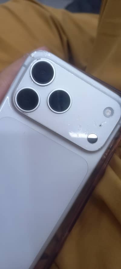 Apple iPhone 17 Pro Max white