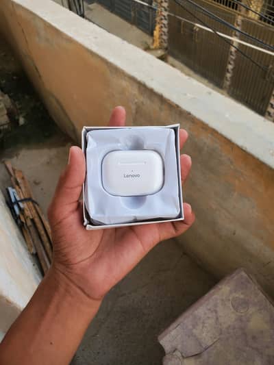Lenowo earbuds for slae