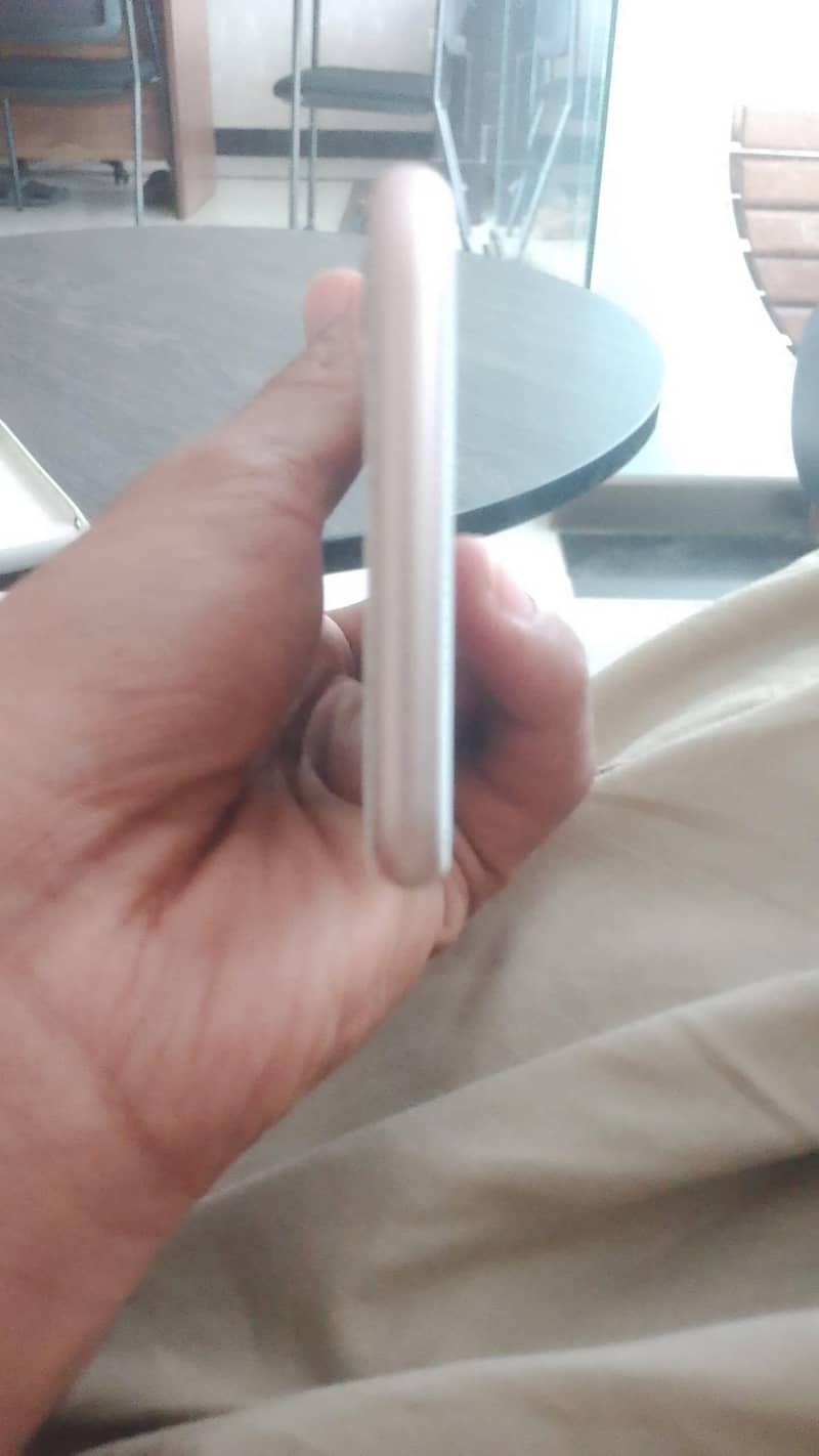 Apple iPhone 8 1