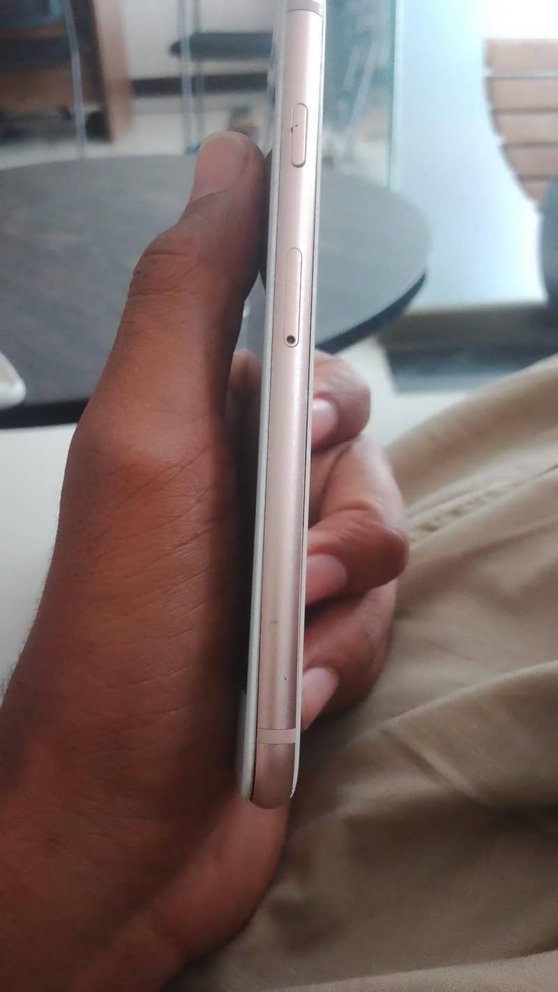 Apple iPhone 8 6