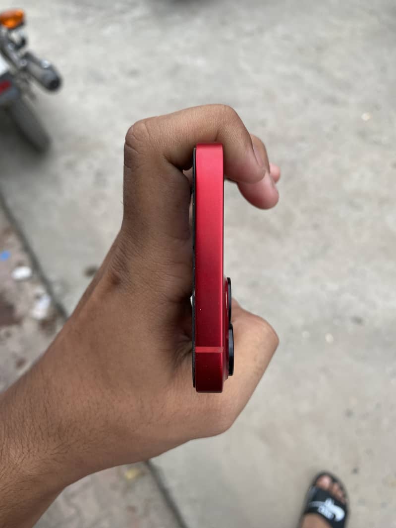 Apple iPhone 13 2