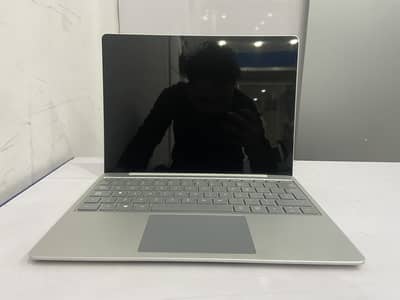 Surface Laptop Go Core i5 Gen 10th 8GB Ram 256GB SSD 4GB Intel Graphic