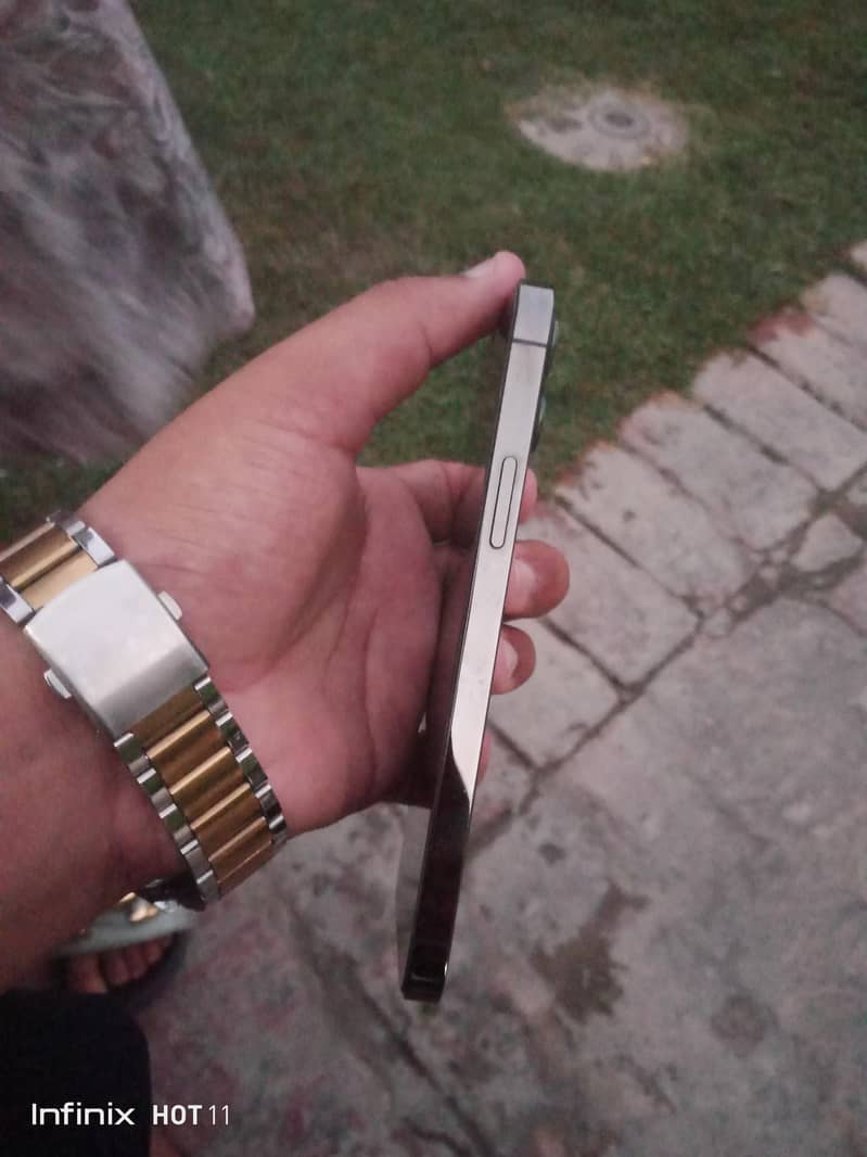 Apple iPhone 12 Pro 3