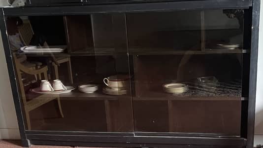 Showpiece for crockery
