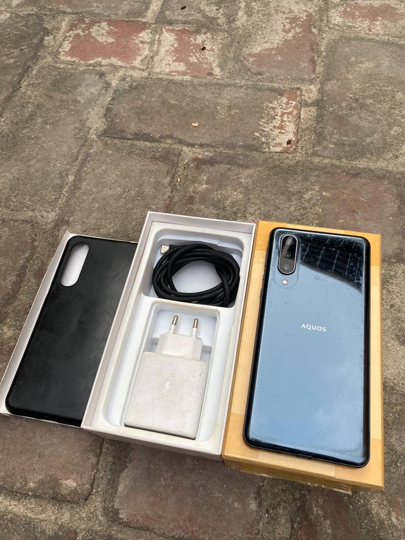AQUOS ZERO 5G BASIC 0