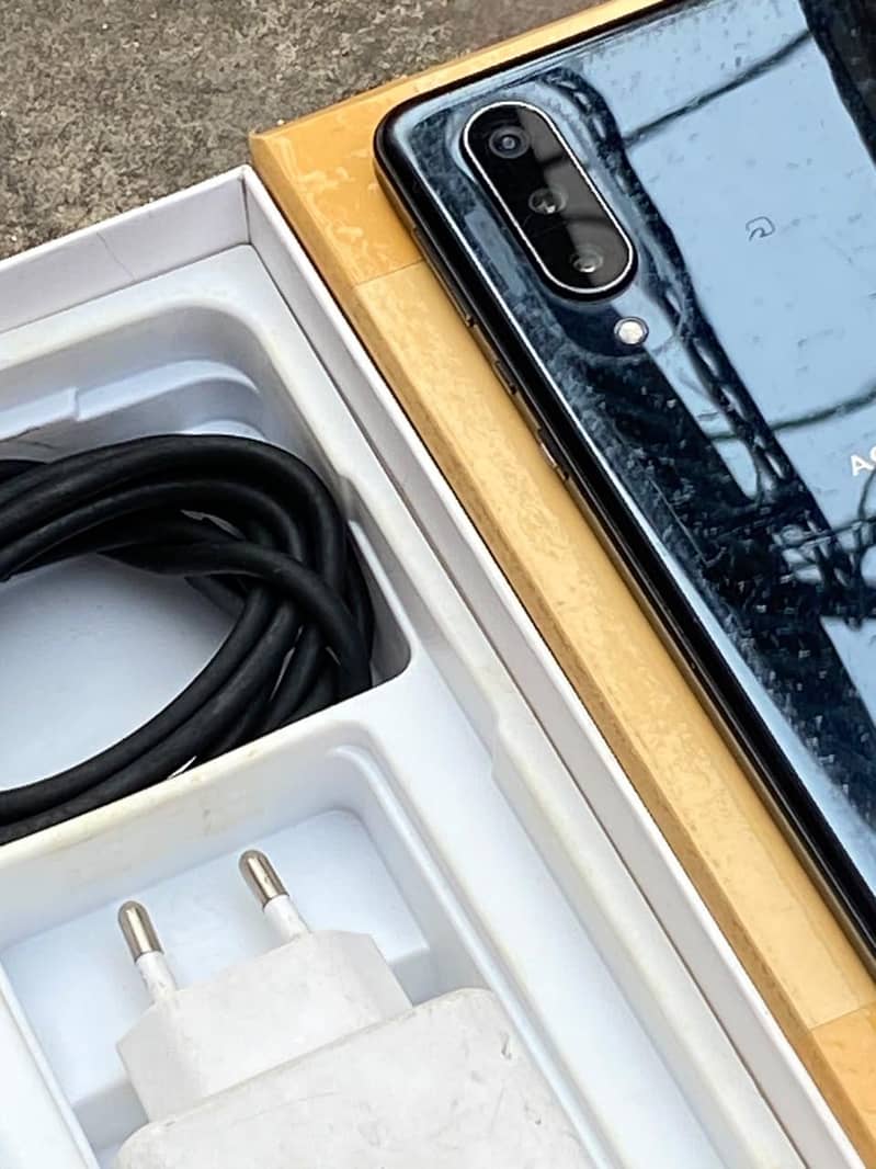 AQUOS ZERO 5G BASIC 1
