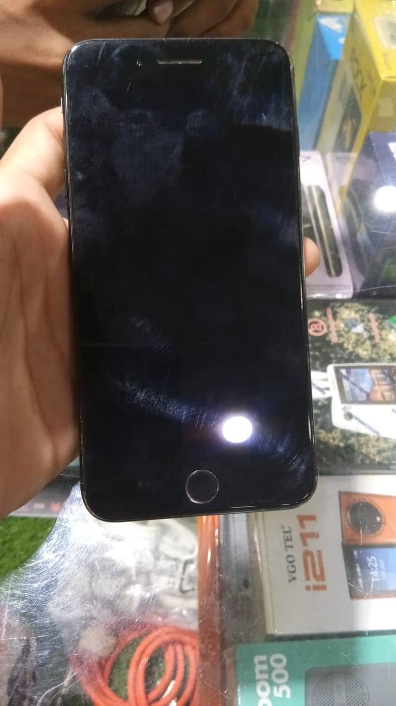 Apple iPhone 7 Plus 1