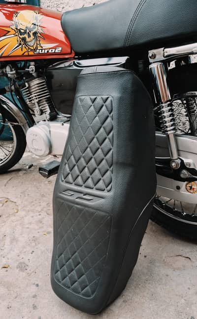 Honda 125 Seat