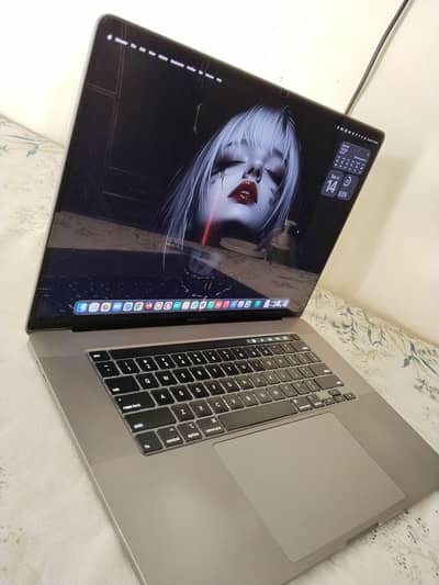 MacBook pro 2019 i9 16/1tb