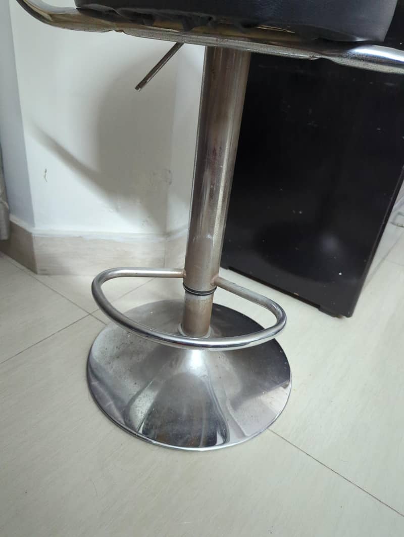 bar stool 2