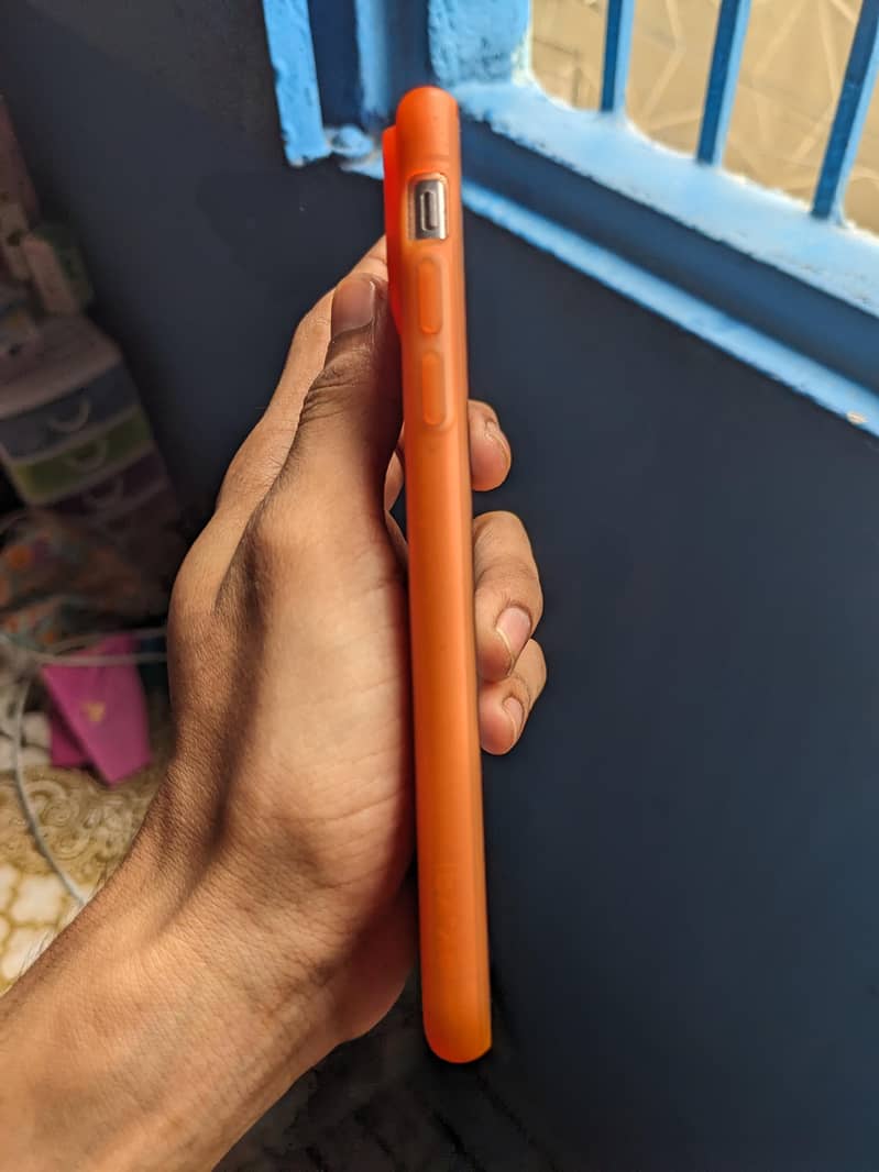 Apple iPhone X 5