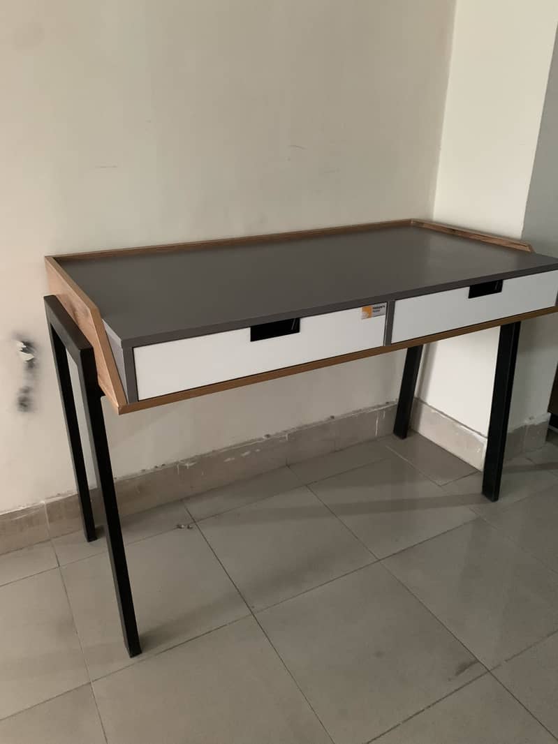 Study table/ workstation table 5