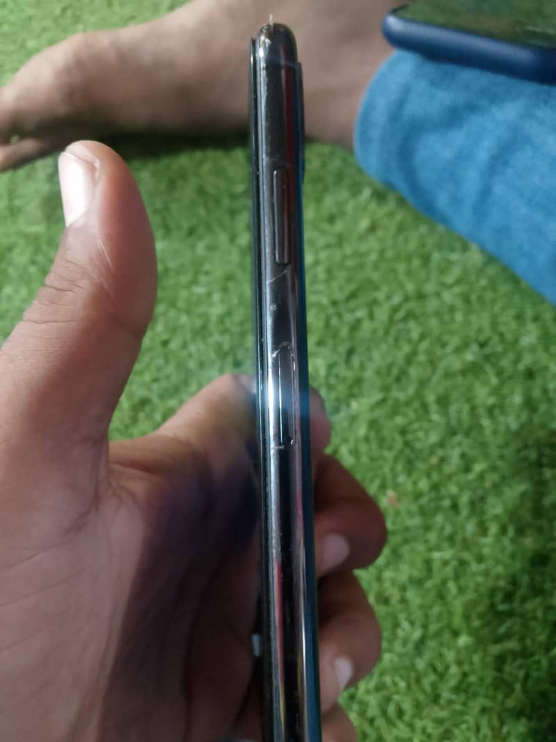 iPhone X 3