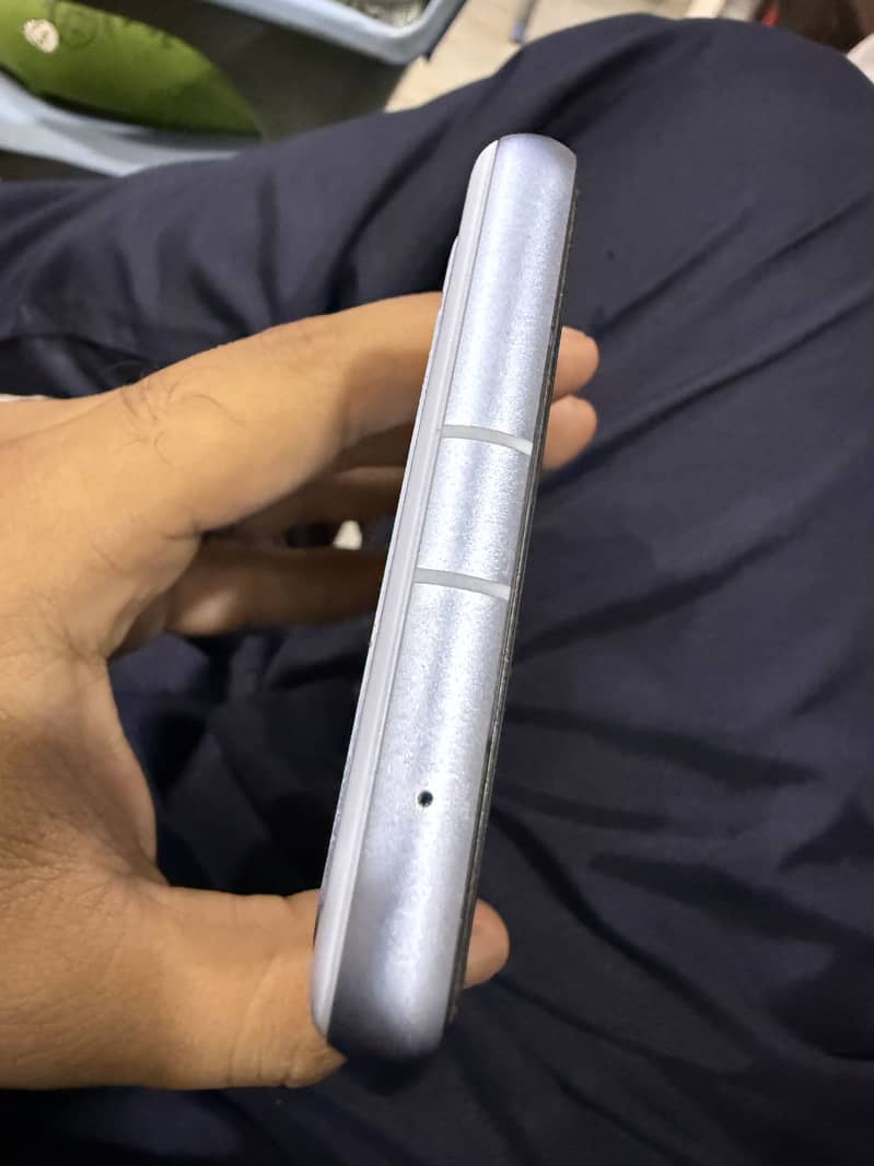 Goggle pixel 7a 3