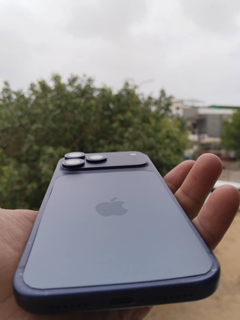 iPhone 17 Pro Max 3